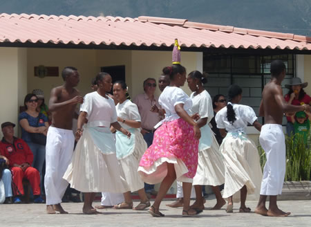 Afro-Ecuadorian-dancing