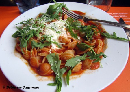 Camino de Santiago Vegetarian Food Pasta Arugula Cheese