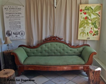 Confiturerie Tigidou Ile d'Orleans Antique Couch