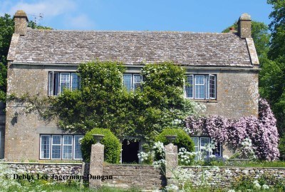 Cotswolds Homes with Flowers