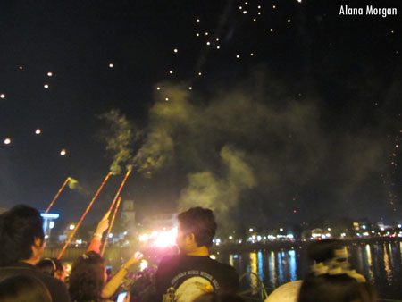 Loi Krathong Fireworks - Chiang Mai