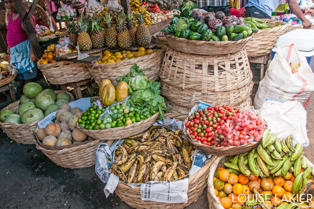 El Mercado, The Market, Nicaragua, Granada, Fruit, Fish, Produce, Crowded, Vibrant, Bustling, Photography, Travel, Travel Photography, Tours, Detour Viajes y Cultura