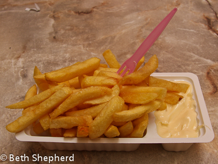 Frites with mayonnaise