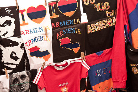 heart vernissage yereven armenia
