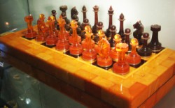 amber-chess-set-250-x-155.jpg