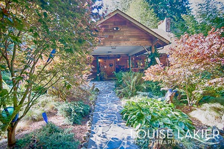 The Hoh Rainforest, The Manitou Lodge, The Olympic Peninsula, Washington. Bed & Breakfast, The Olympic National Forest