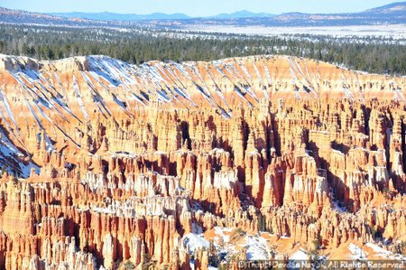 View of spectacular hoodoos from Inspiration Point