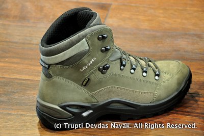 LOWA Renegade GTX Mid in Stone color