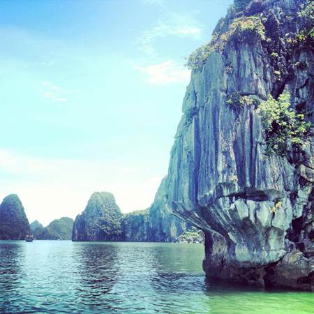 Backpacking Halong Bay Vietnam 