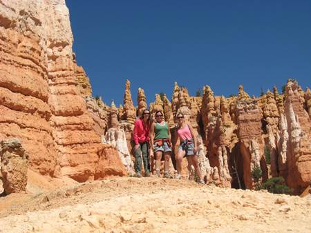 Girlfriends at Bryce Canyon