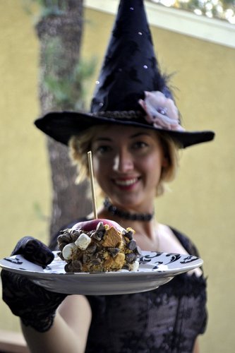 Halloween caramel apples