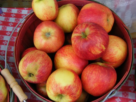 Market Apples