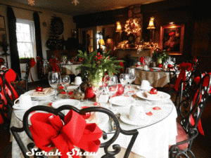 Dining room decorated for Christmas