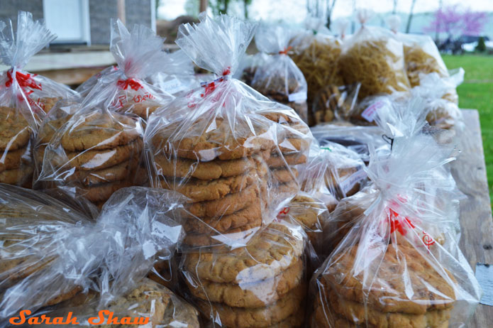 Amish cookies, noodles and other food sale proceeds go to their schools