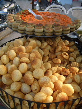 Food Vendor inÂ Sarnath