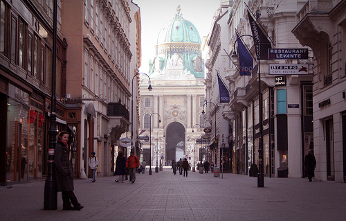 street-to-hofburg-palace