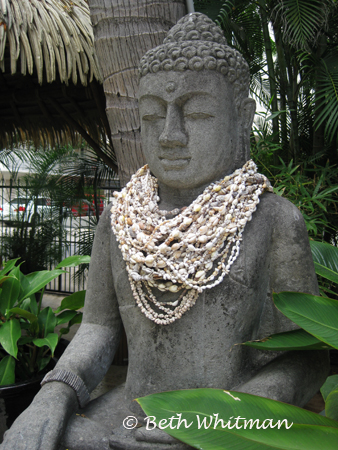 Oahu Aqua Bamboo Spa Statue
