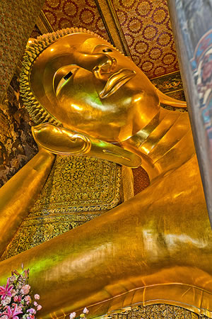 Reclining buddha