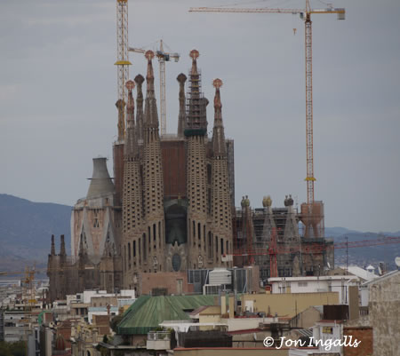 Sagrada Familia Exterior with cranes