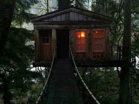 Treehouse Point Hotel